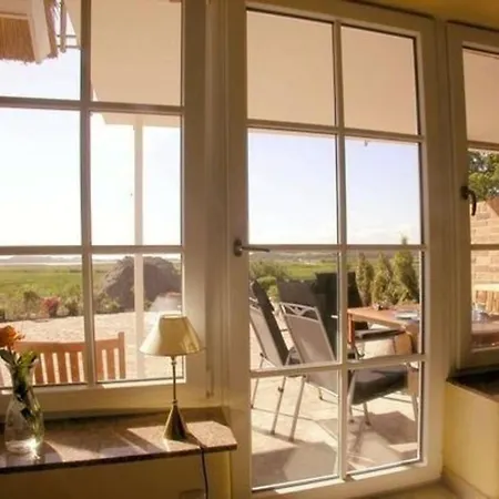 Wunderschoenes Mit Garten Und Terrasse Апартаменты Gross Zicker
