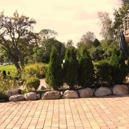 Апартаменты Wunderschoenes Mit Garten Und Terrasse
