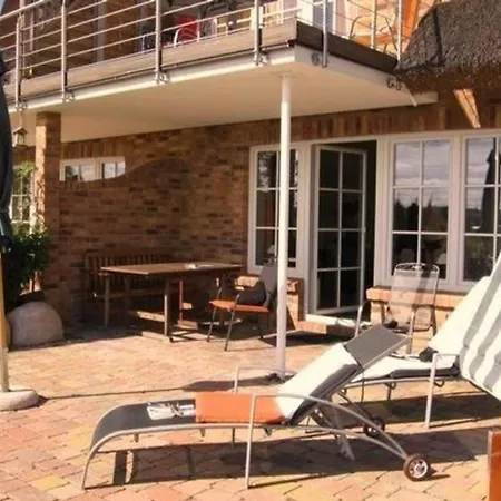 Wunderschoenes Mit Garten Und Terrasse
