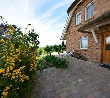 Wunderschoenes Mit Garten Und Terrasse Апартаменты *