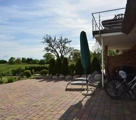 Wunderschoenes Mit Garten Und Terrasse Apartment Groß Zicker