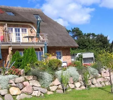 Apartment Wunderschoenes Mit Garten Und Terrasse
